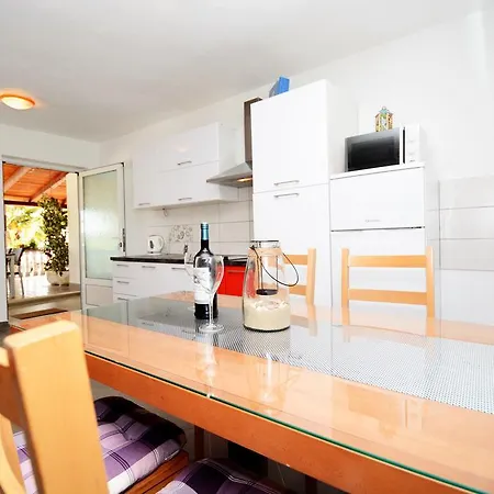 Apartamento Katarina Veli Rat