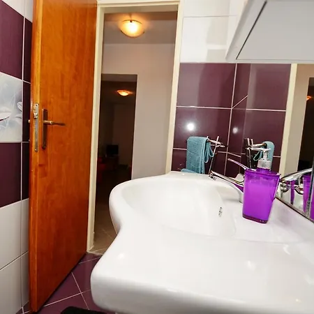Katarina Apartamento Veli Rat