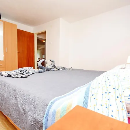 Katarina فيلي رات