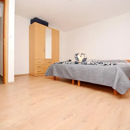 Katarina فيلي رات