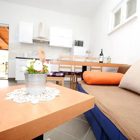 Apartment Katarina Veli Rat