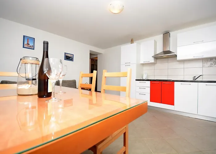 Katarina Apartman Veli Rat