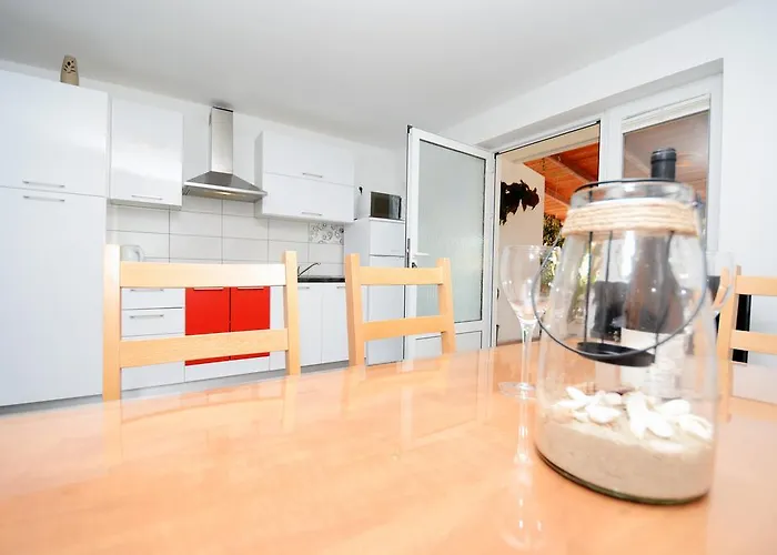 Katarina Apartman Veli Rat