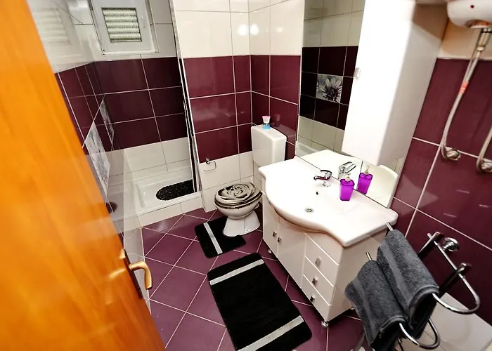 Katarina Apartman Veli Rat