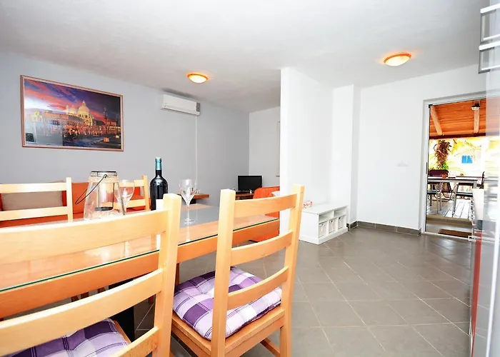 Katarina Apartament Veli Rat